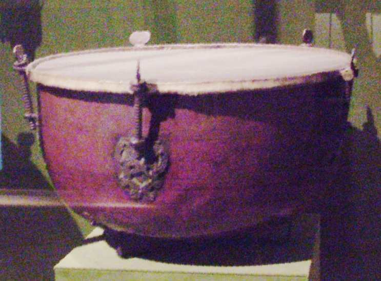 Kettledrum in metal with skin – early form of orchestral timpani