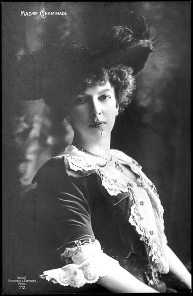Portrait photograph of Cécile Chaminade, taken by Reutlinger & Savonnier photography studio, Paris, late 19th century