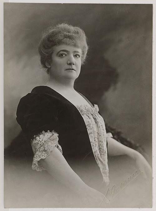 Portrait photograph of Augusta Holmès, photographed by L. Taponier, between 1880 and 1887